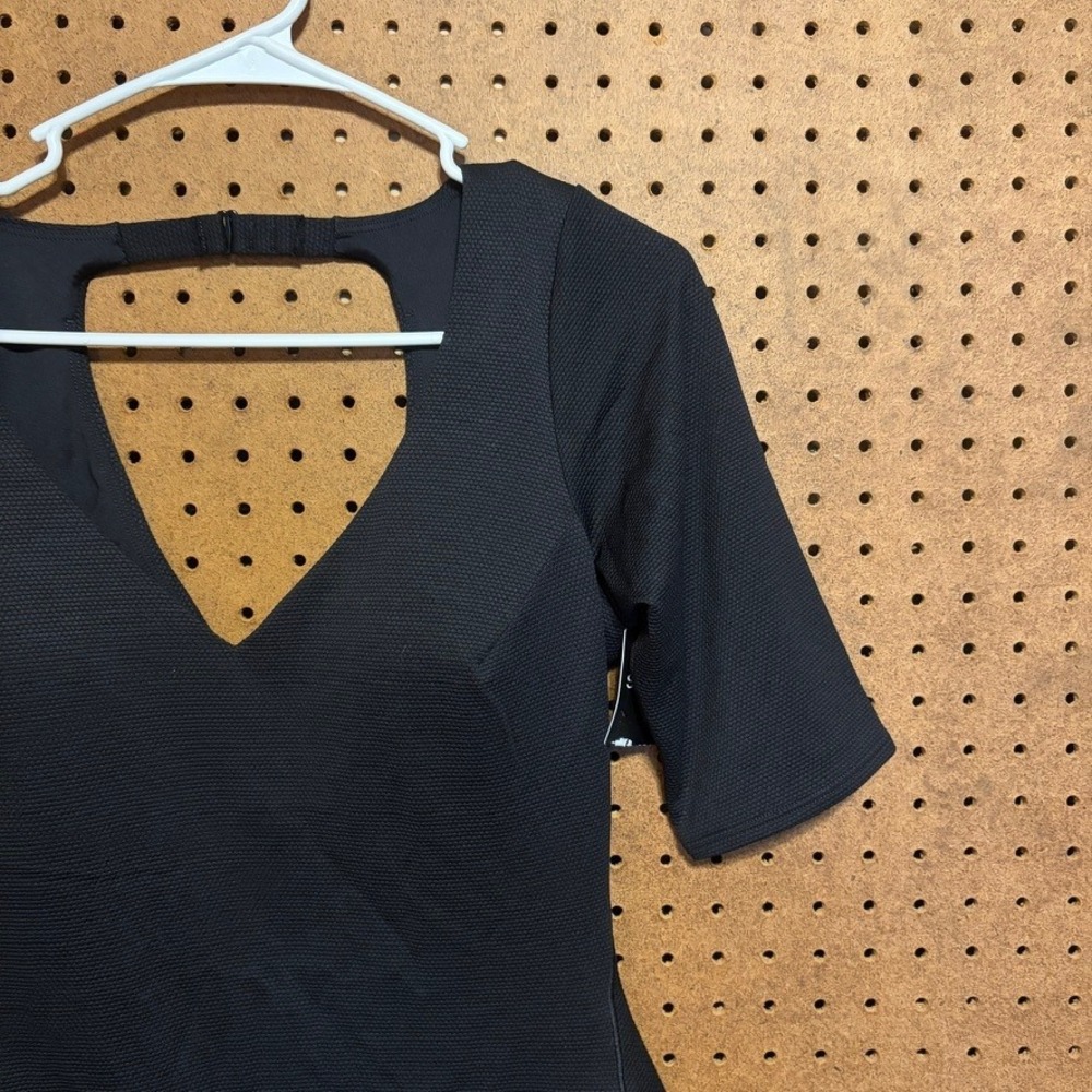 Spanx Pique Shaping One Piece Swimsuit XL Black V-Neck Short Sleeve 50386R NWT - Picture 2 of 7